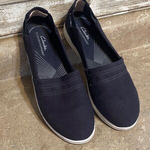 Clarks Size 8 1/2 Dark Blue Casual Slip-Ons